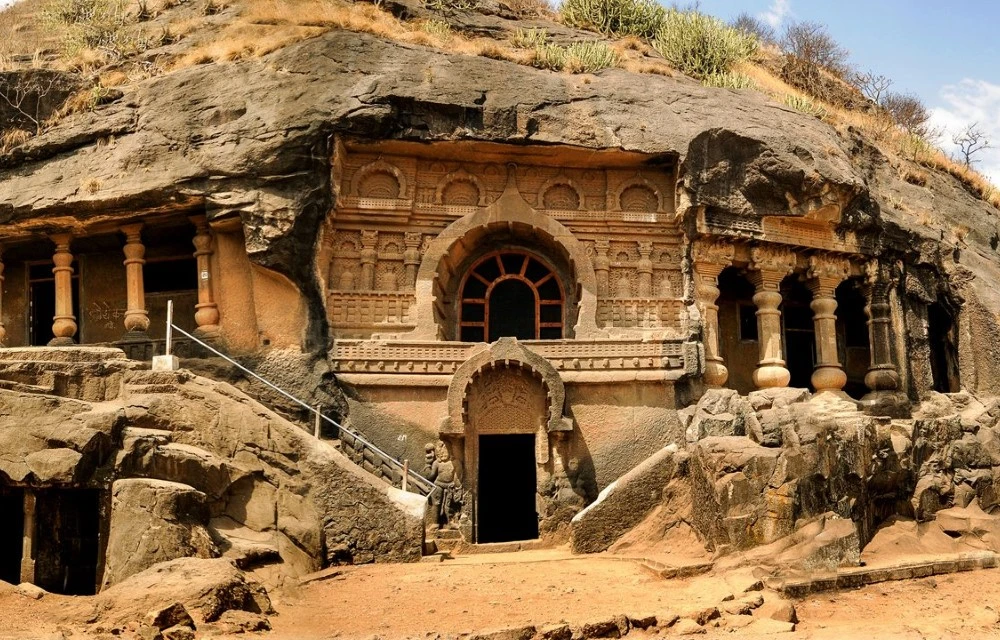 Rama Peninsula at Pandav Leni Caves